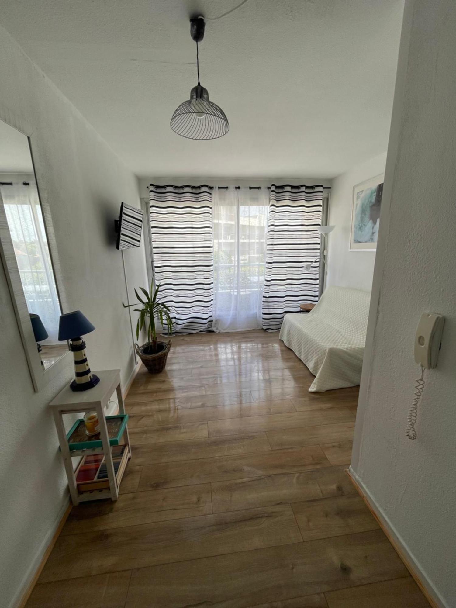 Premier Ligne Apartment *