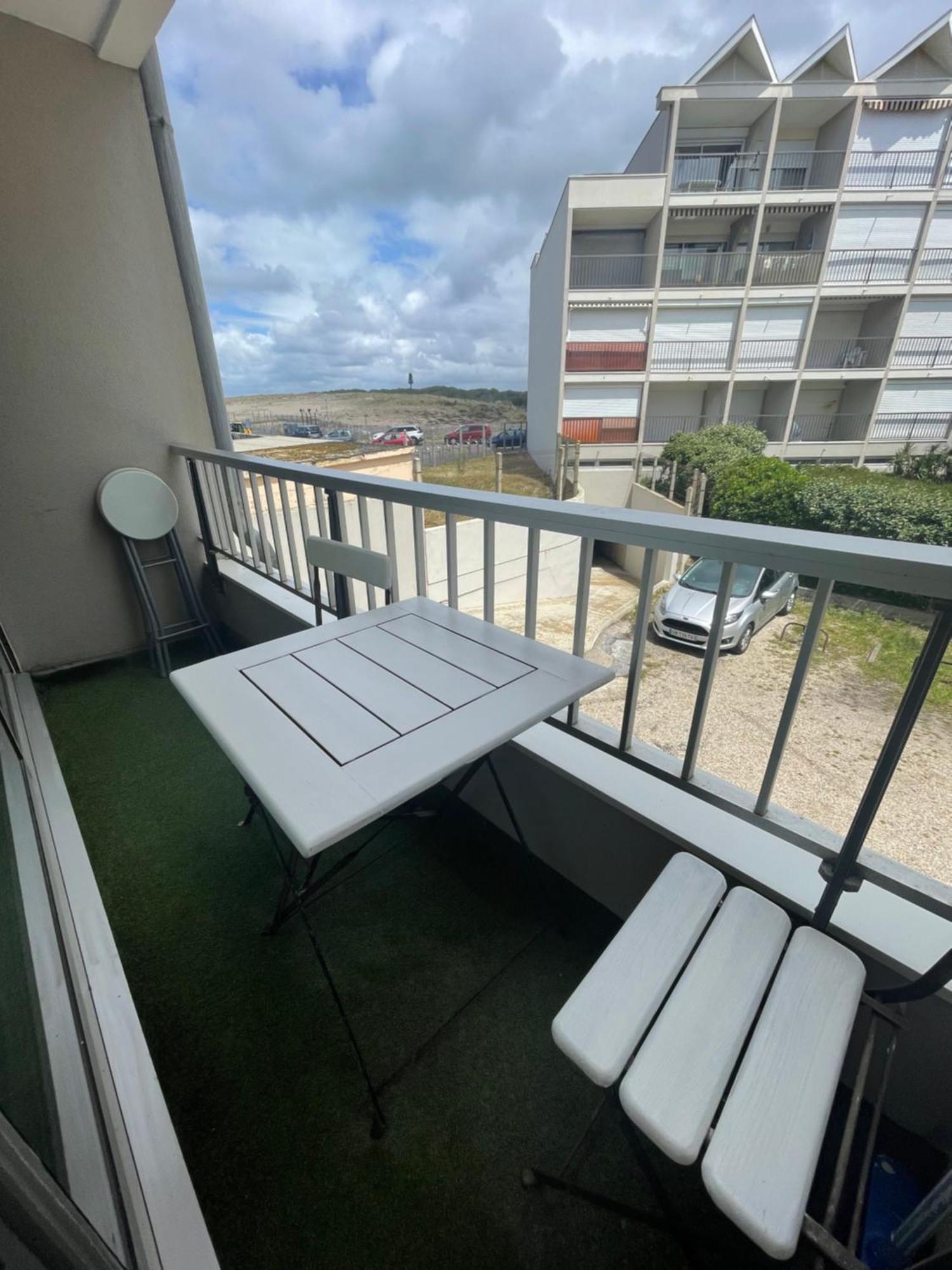 Premier Ligne Apartment